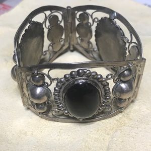 Mecho en Mexico Black onyx bracelet.